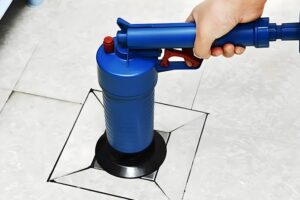 Vamzdžių valymo įrenginys su suspaustu oru